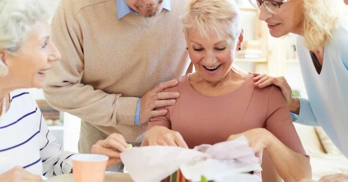 Gift Guide: Awesome Gift Ideas For Older Women Over 40