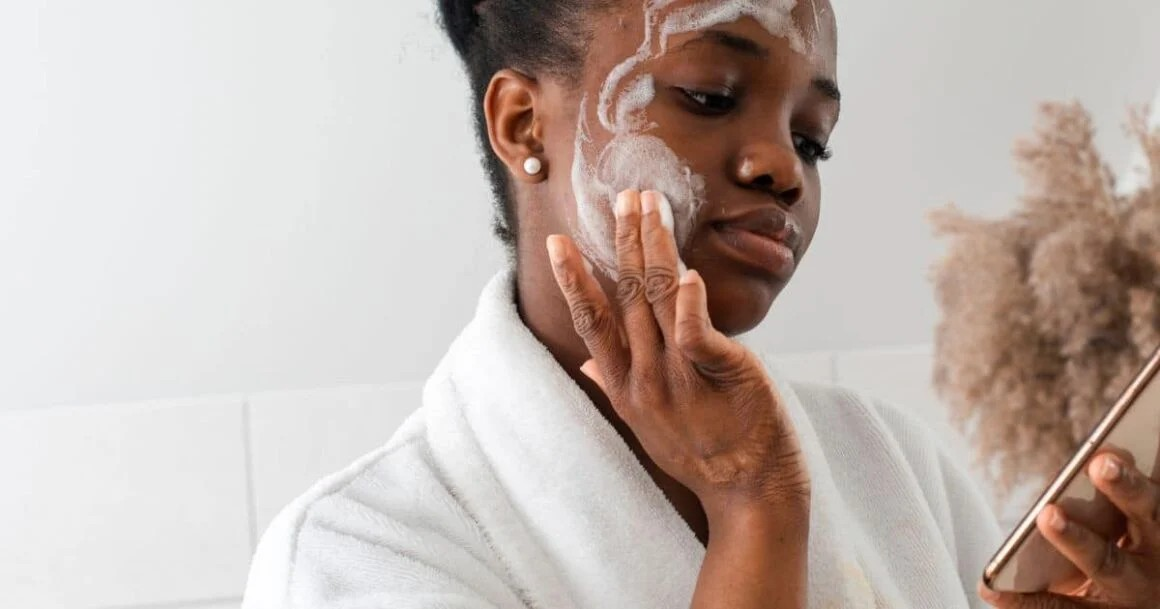 The Best Facial Wash For Dark Brown Skin